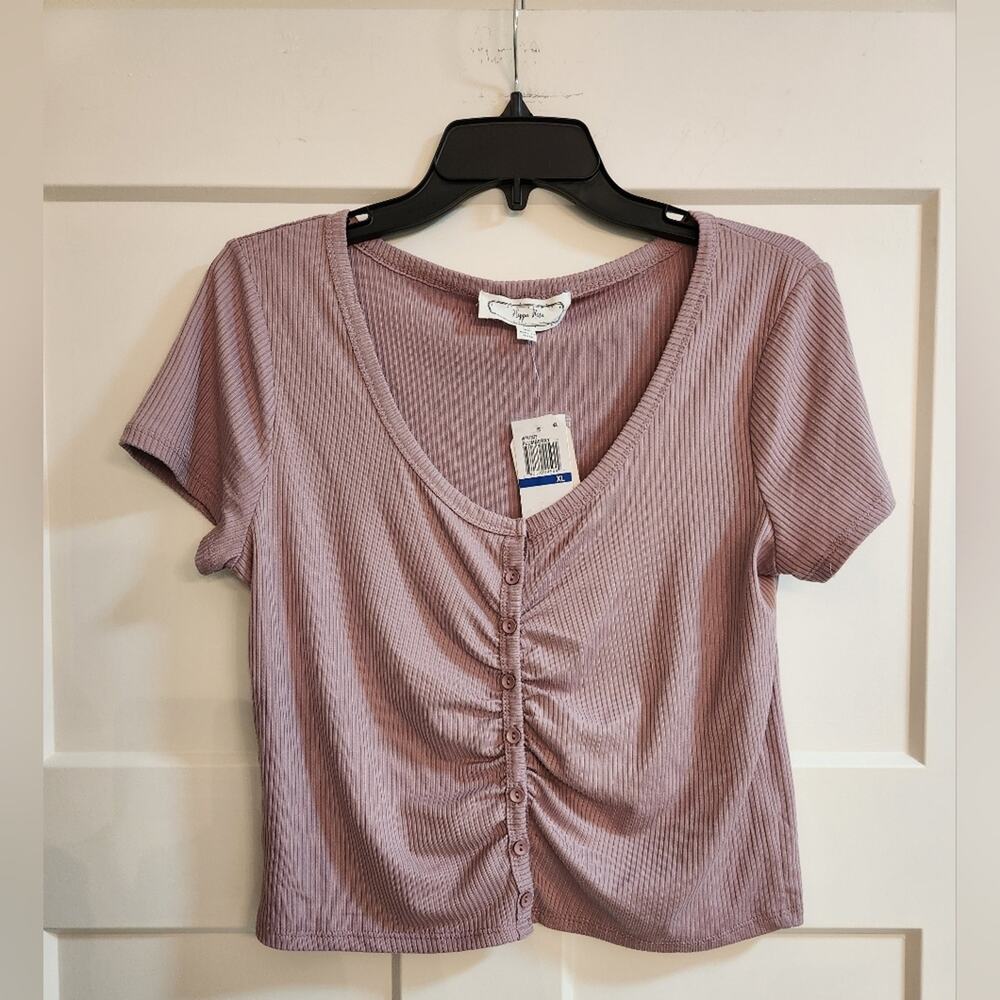 Hippie Rose RIbbed Button Front Shirt. Size X-large.  Nwt